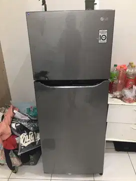 kulkas LG bekas kondisi ngga dingin