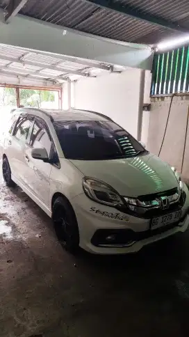 Mobili RS 2015 M/T