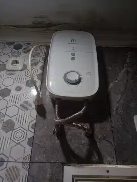 Pemanas air electrolux