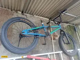 Sepeda model bmx