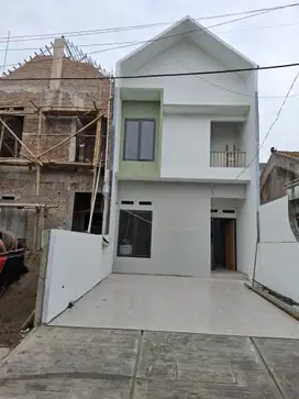 Rumah 2lantai cantik dekat Galaxy  Bekasi NO Banjir sisa 1 unit