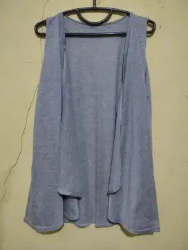PRELOVED
CARDIGAN ABU ABU BAHAN KAOS