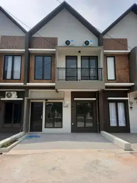 Rumah Baru Mewah Dalam Town House 700 Jutaan Jatiwarna