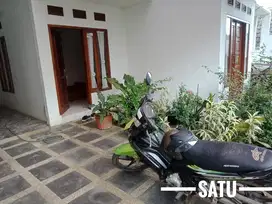 Dijual rumah siap huni fully furnished di perumahan area kota