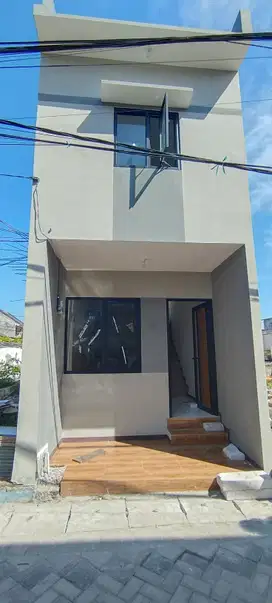 SISA 1!!RUMAH MURAH SEMOLOWARU CUMA 300 JUTA. DEKAT KAMPUS, MERR