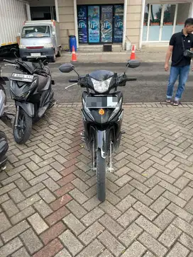 Dijual Motor Honda Revo Tahun 2015
