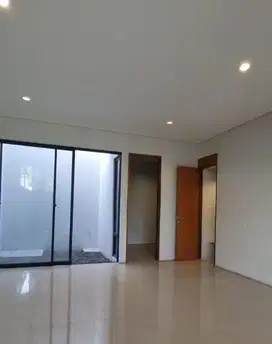 DIJUAL RUMAB BARU 2 LANTAI DI JAGAKARSA JAKARTA SELATAN