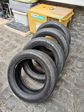 Bridgestone Alenza 215 60 R17