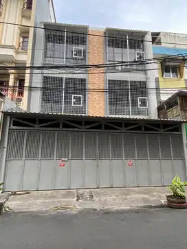 Ruko duri selatan Tambora  gandeng 2 tanpa sekat akses jalan besar