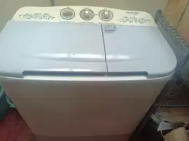 Mesin cuci 2 tabung merk Sharp (bekas)