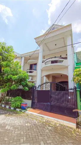 Rumah 2 Lantai Di Taman Pondok Indah Surabaya