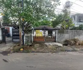 Di Jual Rumah Tua Hitung Tanah Harga Bagus di Jl Pondok Kelapa Timur