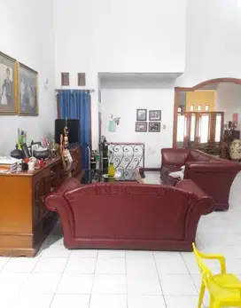Dijual Rumah di area perkantoran di Kawaluyaan Indah
