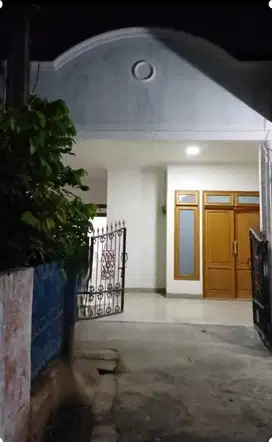 NEGO! HOT DEAL RUMAH 135M2 DI RAYA BINTARA JAYA, PONDOK KELAPA, JAKTIM