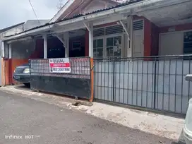 Dijual rumah lama di komplek Cinambo harga 590  juta Nego