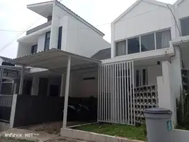 Dijual rumah di Cluster Cihanjuang harga 5XX jutaan