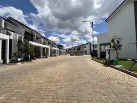 Rumah 2lantai hanya  2menit menuju supermall karawaci dan akses Tol