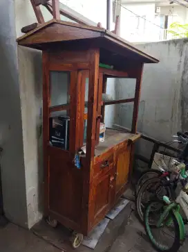 Perlengkapan restoran