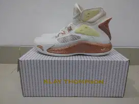 Sepatu basket anta