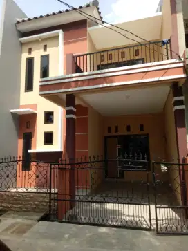 Disewakan rumah 2 lantai di daerah bintaro
