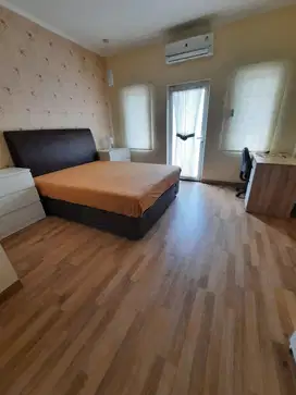 TURUN HARGA Jual Cepat Rumah  komplek Royal Residence semi furnished