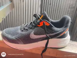Nike zoom size 39 insole 27. Vietnam