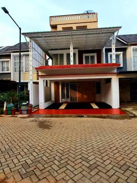 RUMAH 3,5 LANTAI RAPI SIAP HUNI DI METLAND TRANSYOGI