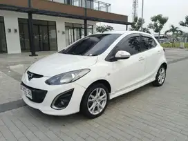MAZDA 2 R AT PUTIH 2011 !! MOBIL MURAH MERIAH !! SIAP PAKAI !!