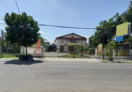 Gedung Murah Area Mantrijeron Cocok Untuk Gudang, Billiyard Dan Kantor