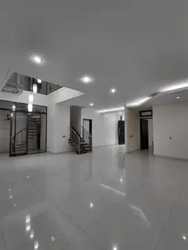 Dijual Rumah 2 Lantai di Singgasana Pradana Bandung