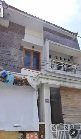 Dijual Rumah 2 Lantaii Plus Rooftop, Jombang Kota, Candi Mulyo