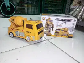 Mainan anak truk molen baterai