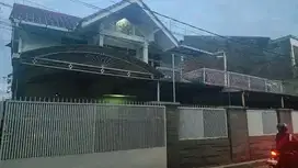 Rumah murah 2 Lantai Siap Huni Akses Jalan Besar di Antapani Bandung