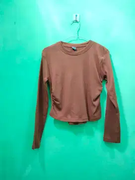Kaos Crop Merah Bata