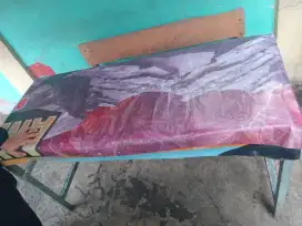 Meja besi untuk usaha