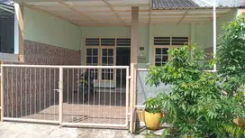 DISEWAKAN RUMAH TYPE 36 LOKASI SRATEGIS SEPANJANG TOWN HOUSE