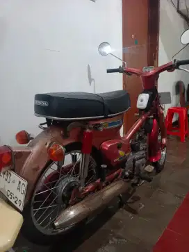 Honda c70 tahun 1977 mulus