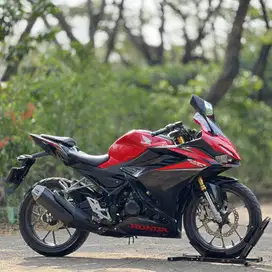 HONDA CBR 150R ABS MERAH HITAM 2022 KM 12K SUPER MULUS