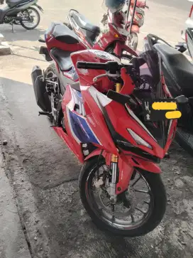 Dijual motor CBR tipe ABS th 2021