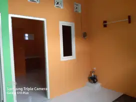 KOS PASUTRI KAMAR MANDI DALAM TAMBAKSARI SURABAYA