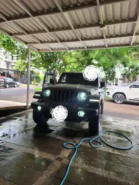 Jeep rubicon JL 4 pintu