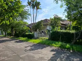 Dijual
Rumah vintage eks kolonial belanda
Jln Jambu area Kambang Iwak