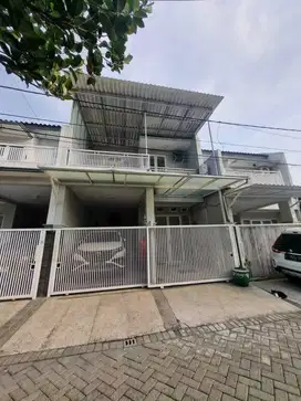 Full Furnish Dijual Rumah Wiyung Babatan Pratama 2 Lantai