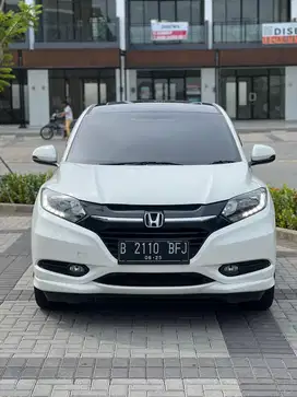 HONDA HRV 1.8 PRESTIGE AT 2015 PUTIH