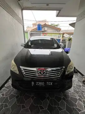 Toyota Kijang Innova 2012 Bensin