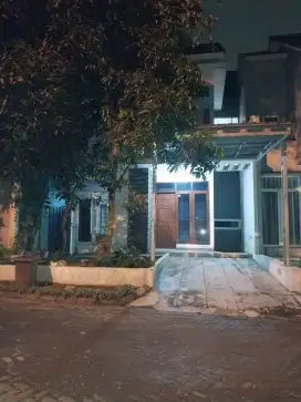 Disewakan rumah 2 lantai di cluster yg nyaman