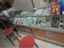 Dijual Murah etalase bisa buat hp atau yg lain. Kondisi bagus