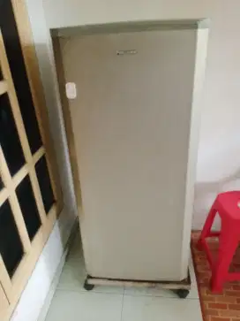 Kulkas satu pintu,panasonic...msh jos dinginya,pup sektor 5
