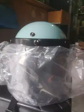 Helm baru mulus