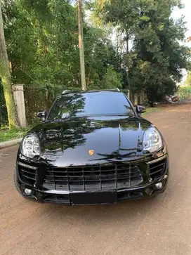 PORSCHE MACAN HITAM PEMAKAIAN 2015 LOW KM 11 rban